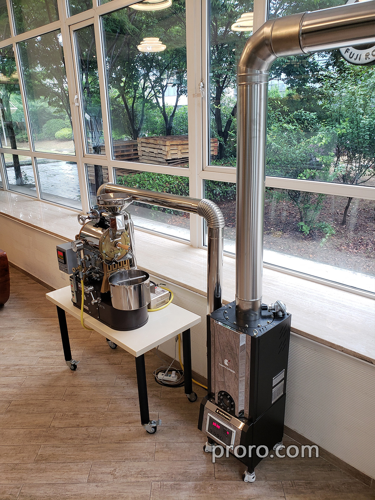 FUJIROYAL 富士皇家3公斤咖啡烘焙机 除烟除味 后燃机 安装案例照片。