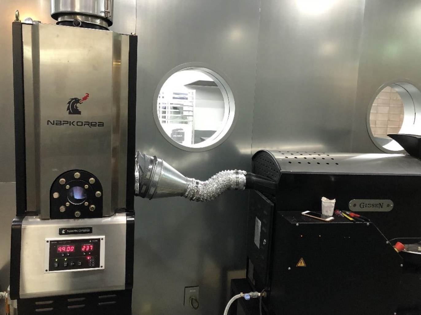 GIESEN 吉森咖啡烘焙机 除烟除味 后燃机 安装案例 - CAFE DE ANTETI咖啡工作室。